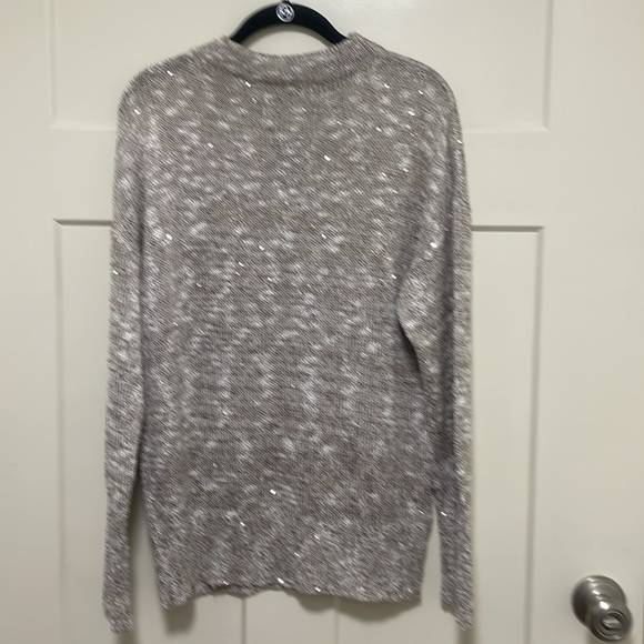 Antonio Melani long sleeve sweater! Size large. Taupe and ivory color. - Picture 3 of 4